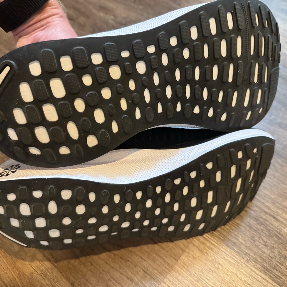 Nike Men's Infinity Running Shoe 13 - Picture 3 of 4